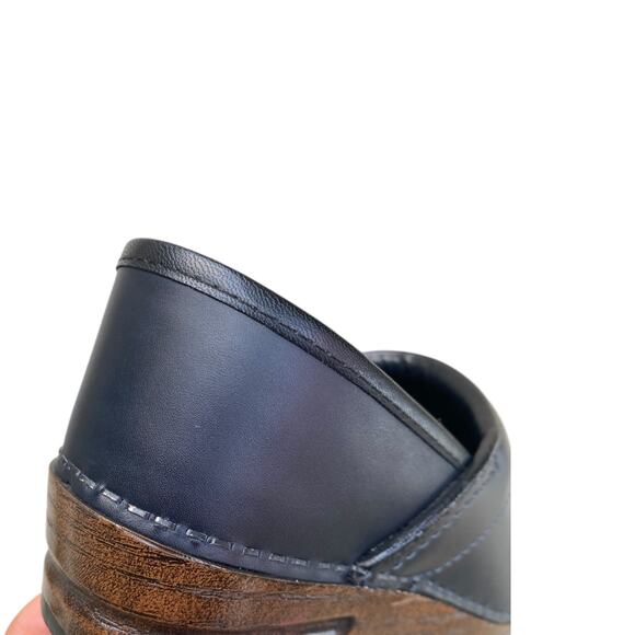 Sanita Navy Blue Leather Professional Nursing Work Clogs Women's EU 35 US 4 - Picture 3 of 16
